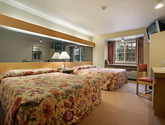 Travelodge Sturbridge Exterior photo