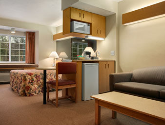 Travelodge Sturbridge Exterior photo